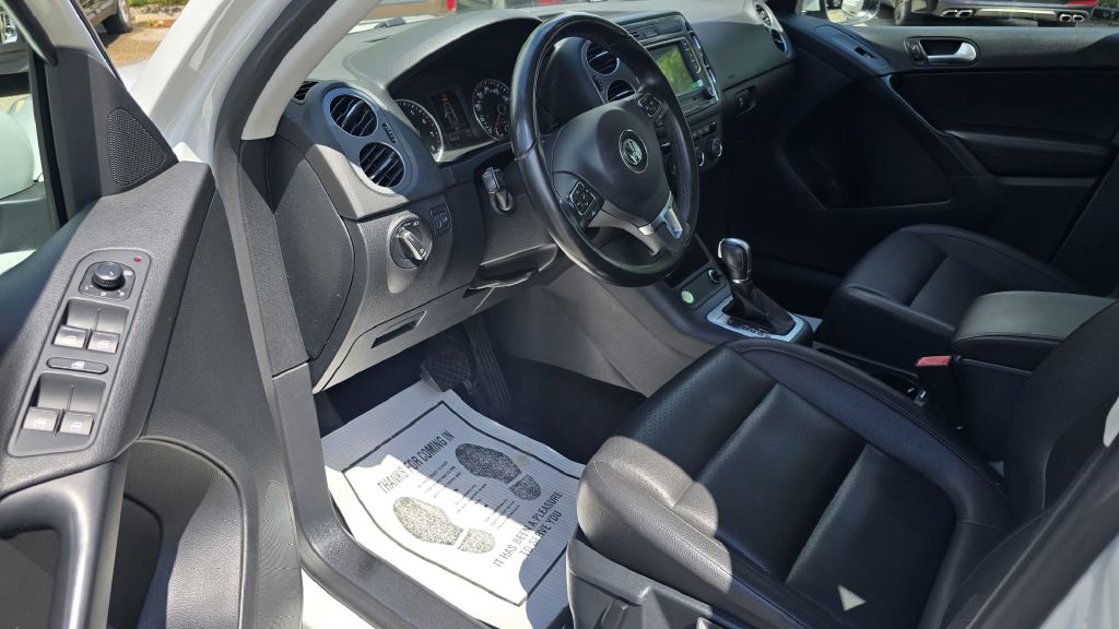 Photo 9 of this VOLKSWAGEN TIGUAN