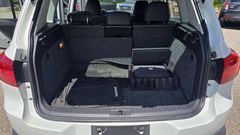 Photo 13 of this VOLKSWAGEN TIGUAN