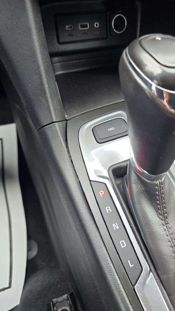 Photo 16 of this CHEVROLET EQUINOX