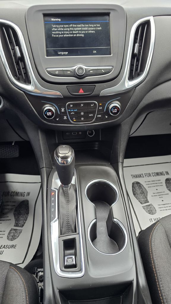 Photo 15 of this CHEVROLET EQUINOX
