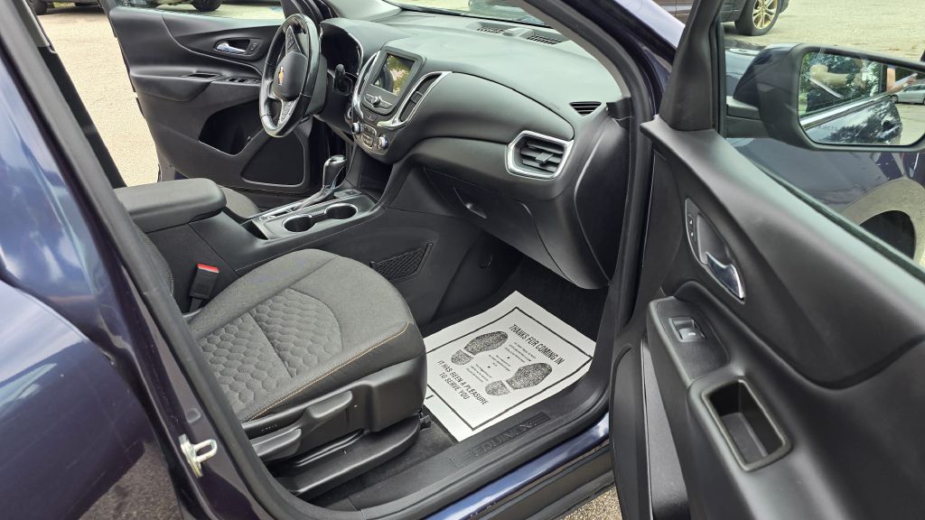 Photo 12 of this CHEVROLET EQUINOX