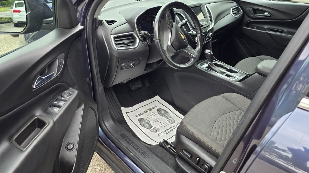 Photo 11 of this CHEVROLET EQUINOX