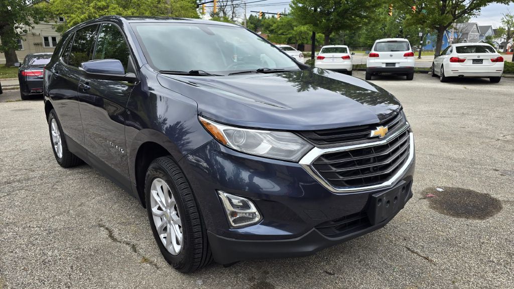 Photo 2 of this CHEVROLET EQUINOX