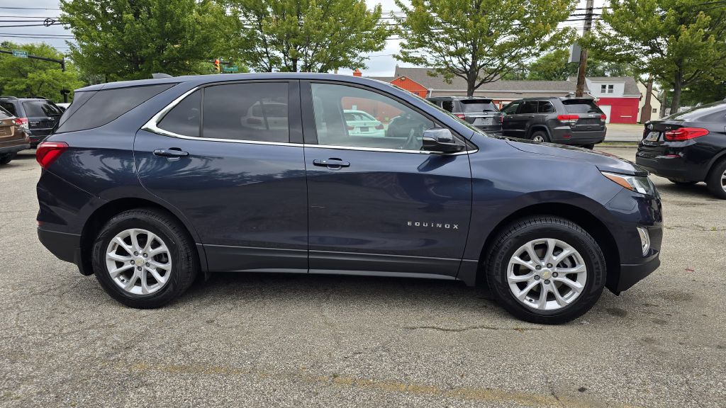 Photo 3 of this CHEVROLET EQUINOX