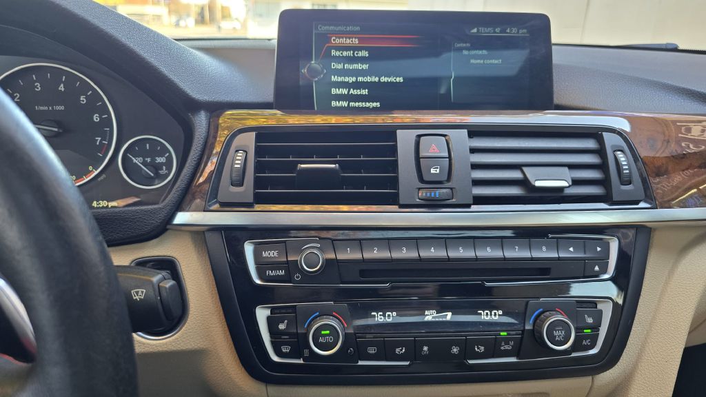 Photo 18 of this BMW 4 SERIES