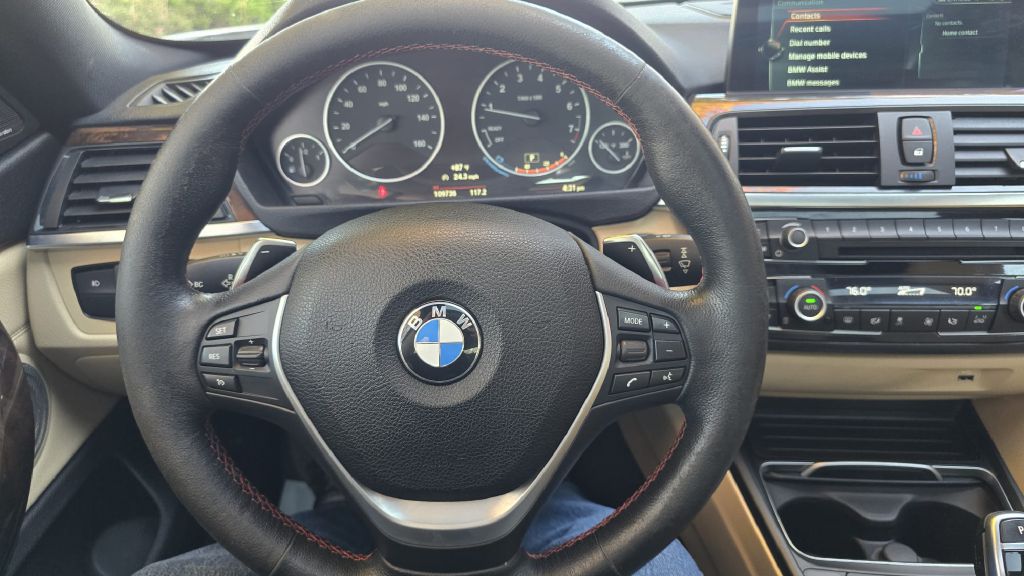 Photo 16 of this BMW 4 SERIES
