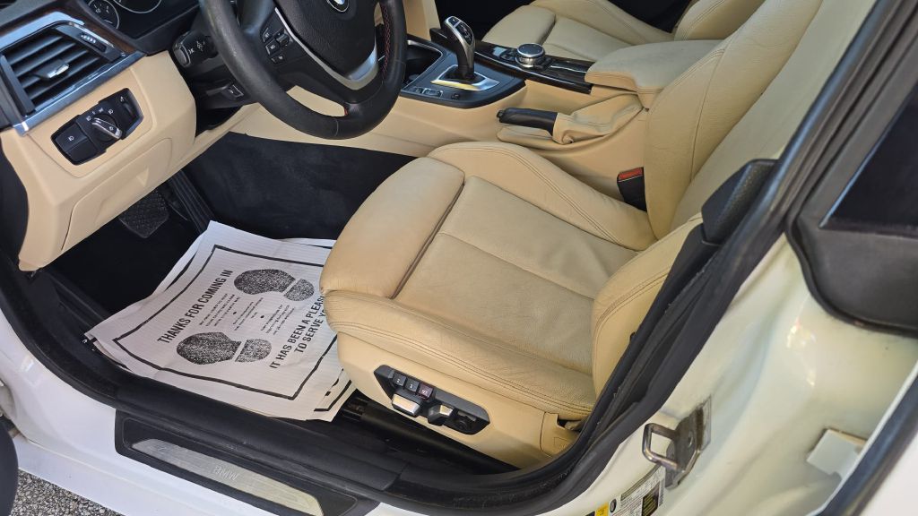 Photo 9 of this BMW 4 SERIES