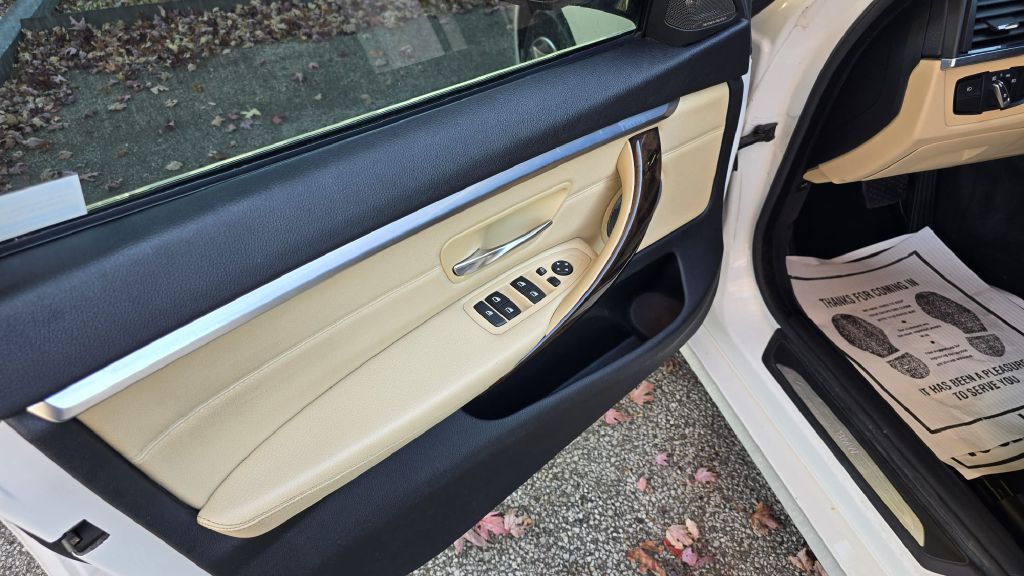 Photo 14 of this BMW 4 SERIES