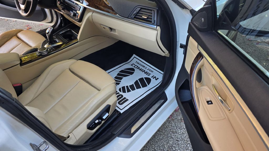 Photo 12 of this BMW 4 SERIES