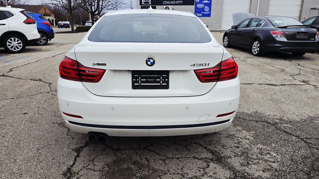 Photo 5 of this BMW 4 SERIES