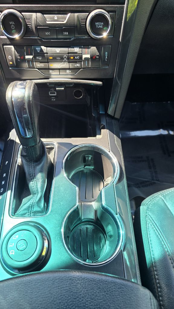 Photo 11 of this FORD EXPLORER