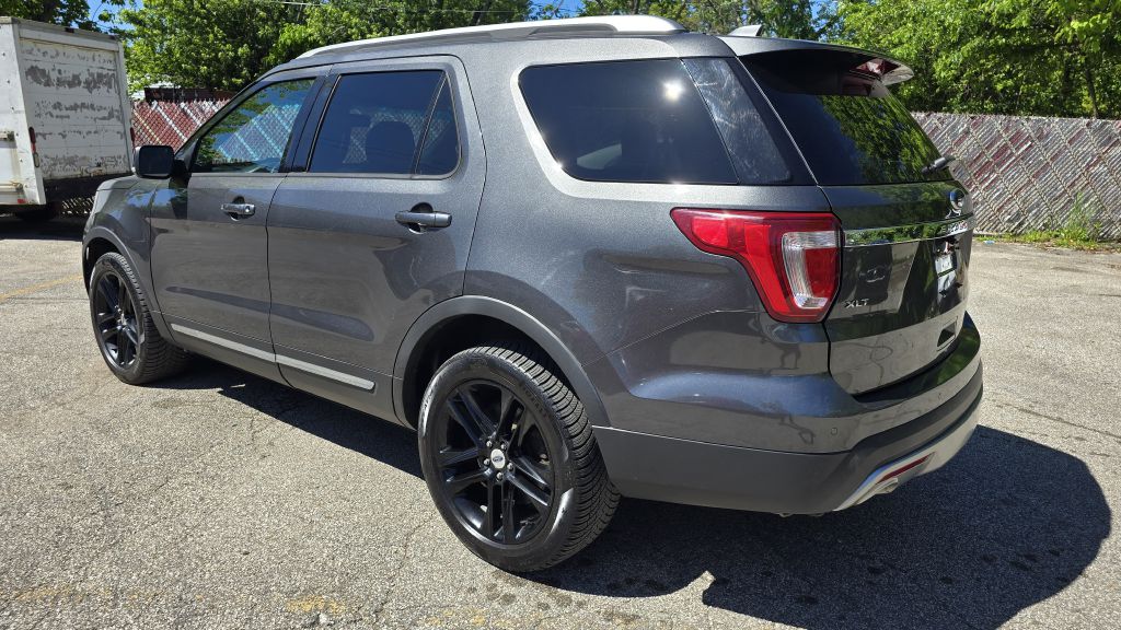 Photo 6 of this FORD EXPLORER