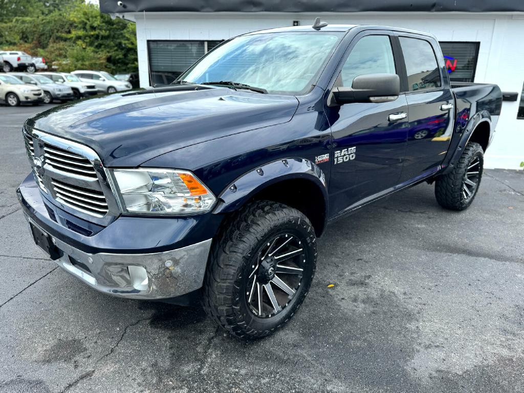 2016 RAM 1500 Big Horn 4x4 Crew Cab 5 ft7 i's photo