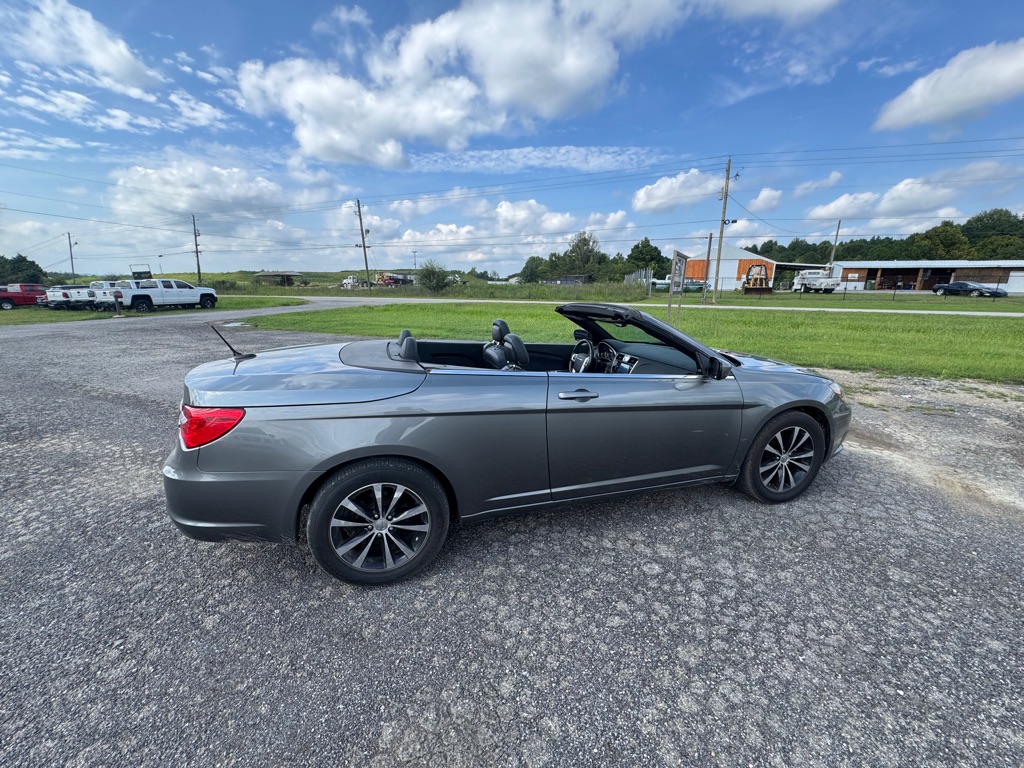 2012 Chrysler 200 S - Photo 11