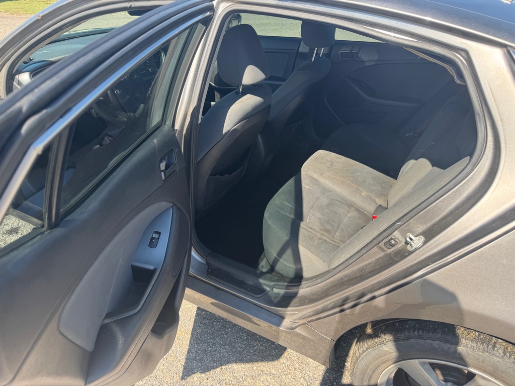 Photo 11 of this KIA OPTIMA