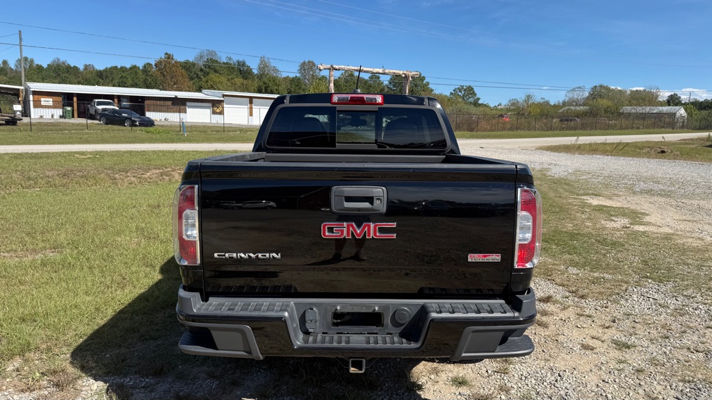 Photo 4 of this GMC CANYON