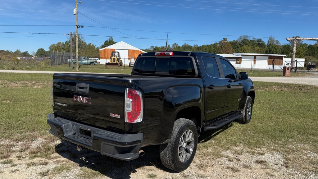 Photo 3 of this GMC CANYON
