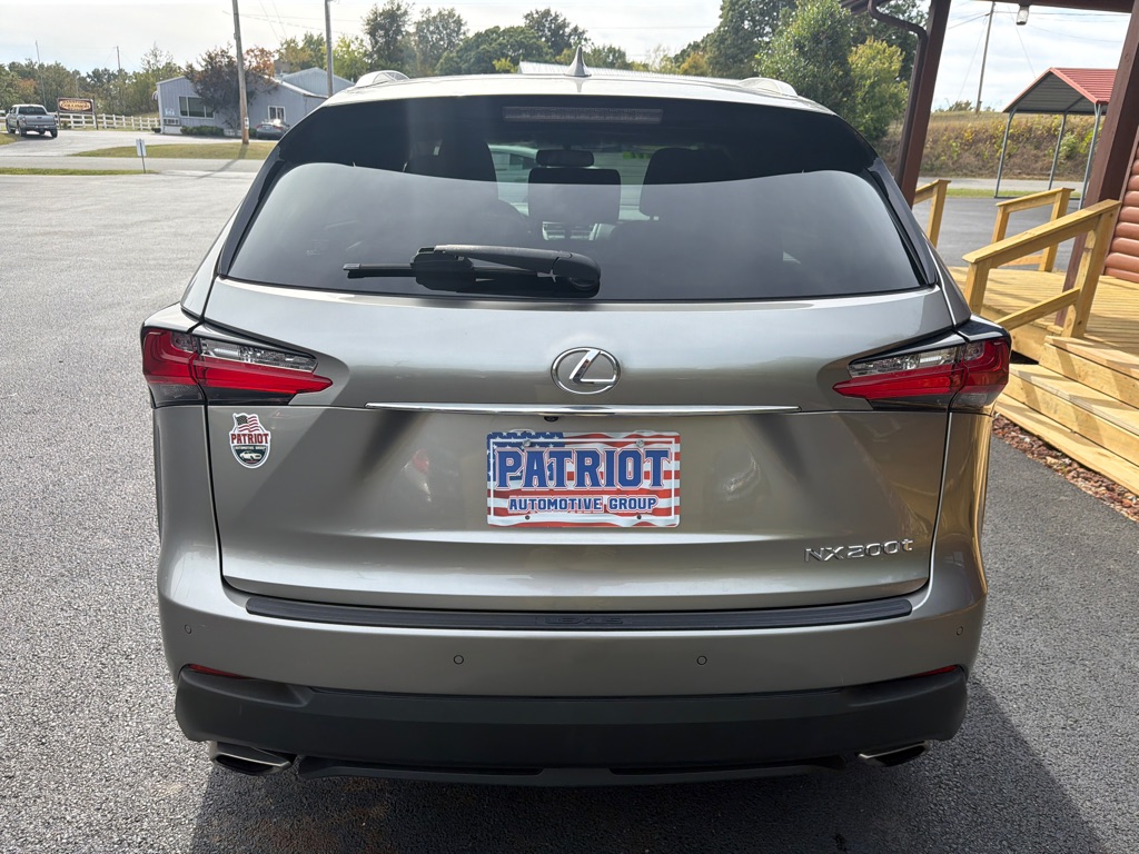 Photo 11 of this LEXUS NX 200T