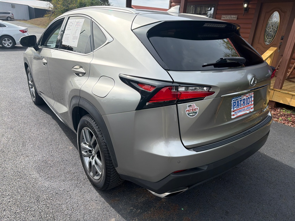 Photo 12 of this LEXUS NX 200T