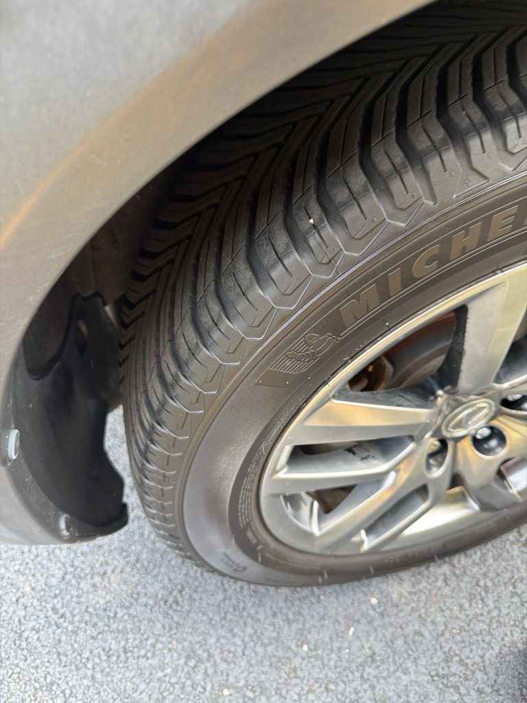 Photo 8 of this LEXUS NX 200T