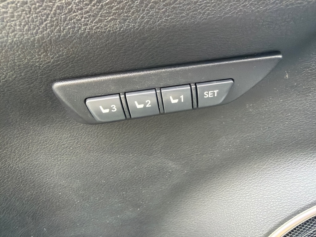 Photo 20 of this LEXUS NX 200T