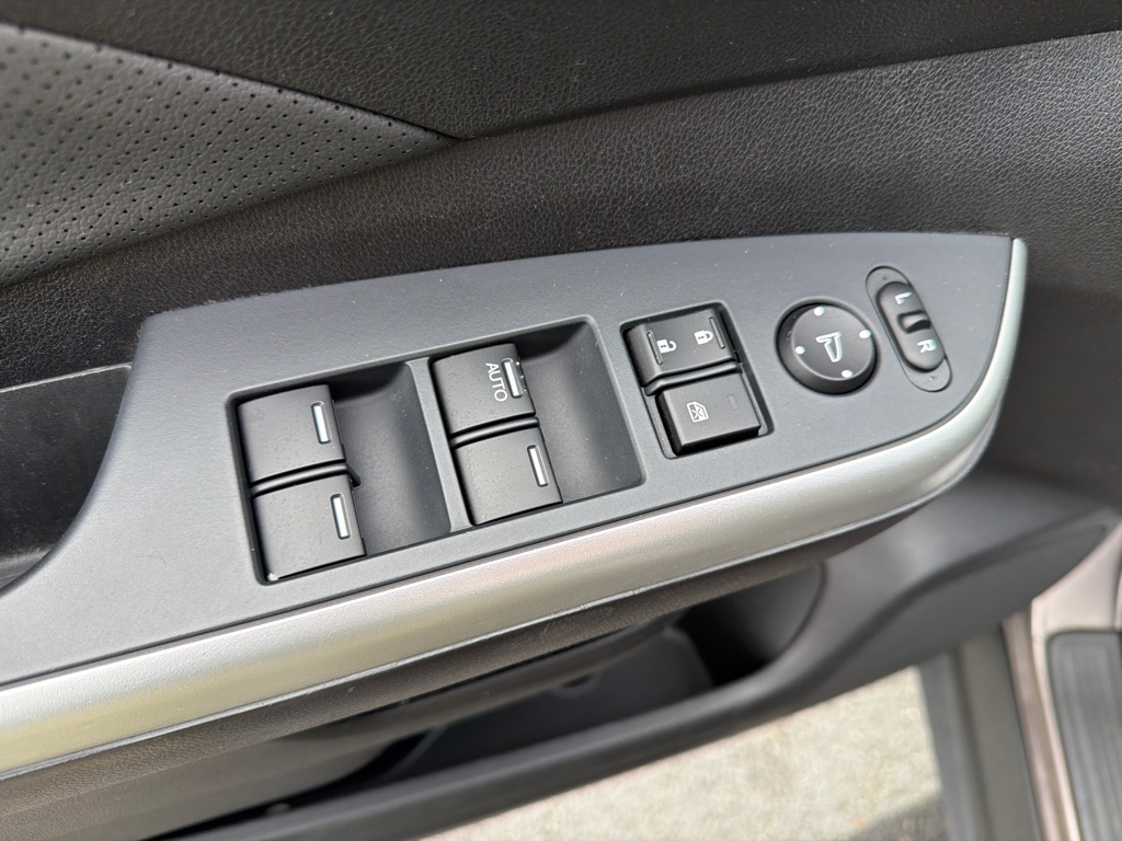 Photo 19 of this HONDA CR-V
