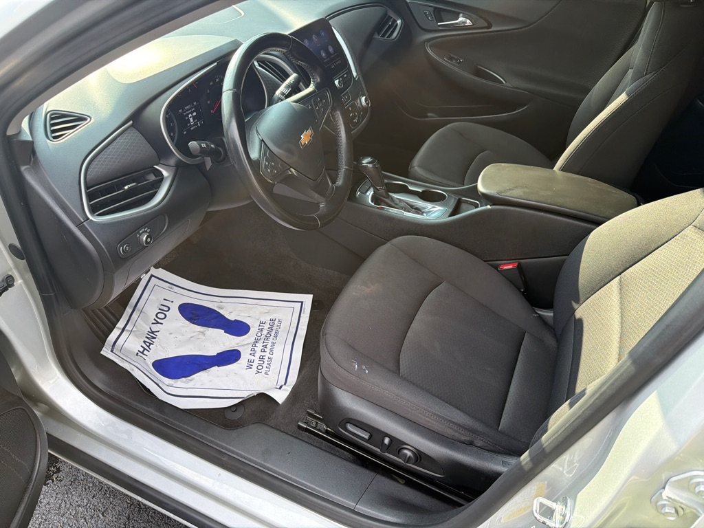 Photo 17 of this CHEVROLET MALIBU