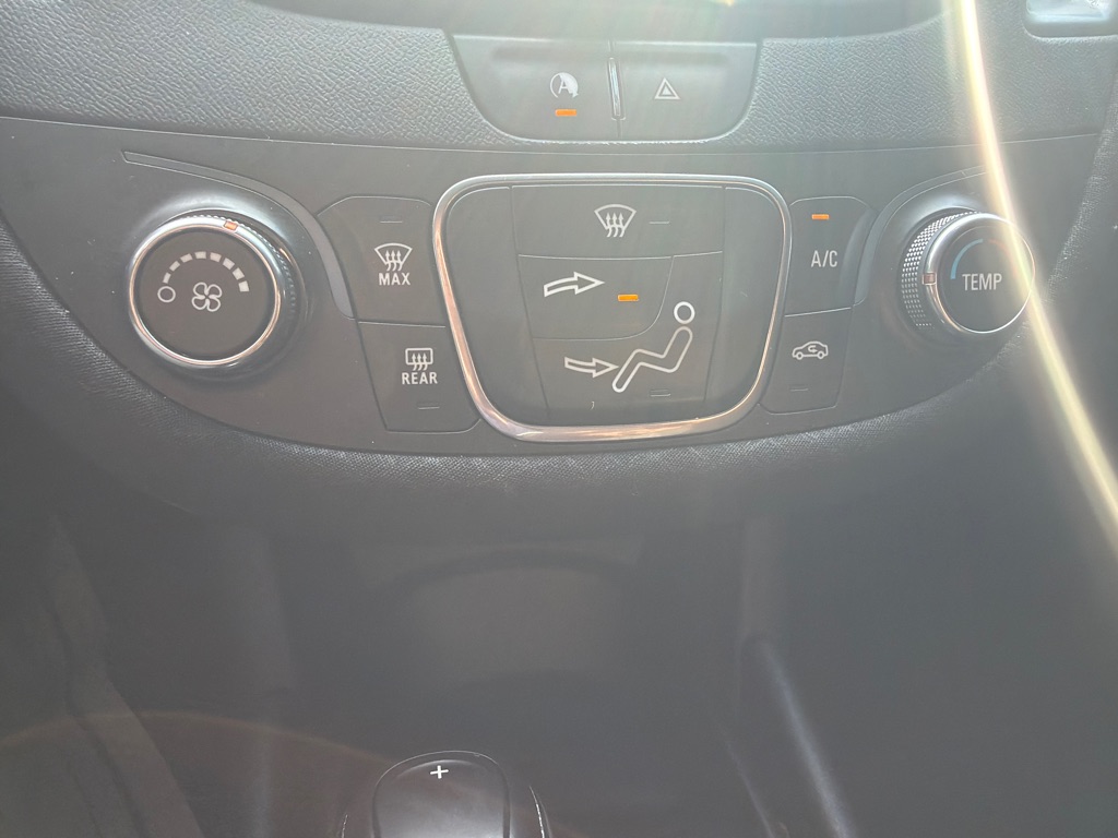 Photo 23 of this CHEVROLET MALIBU