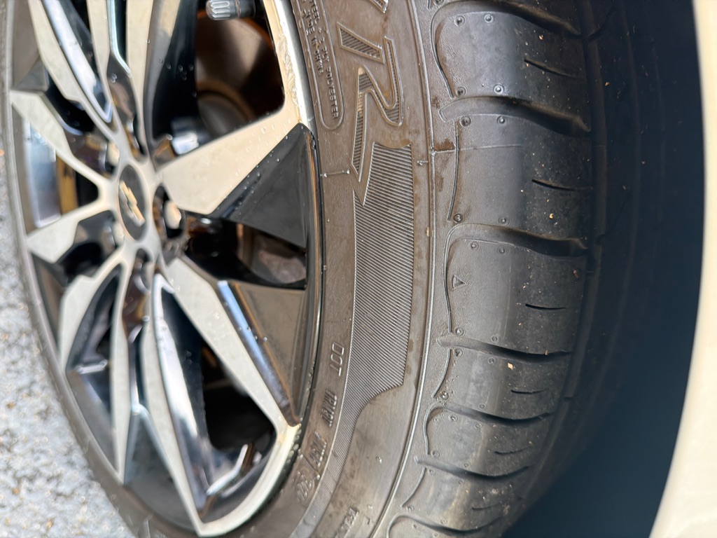 Photo 5 of this CHEVROLET MALIBU