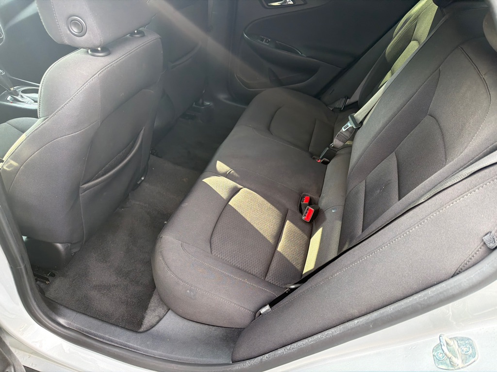Photo 15 of this CHEVROLET MALIBU