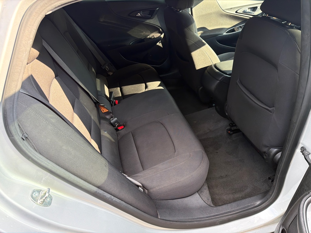 Photo 7 of this CHEVROLET MALIBU