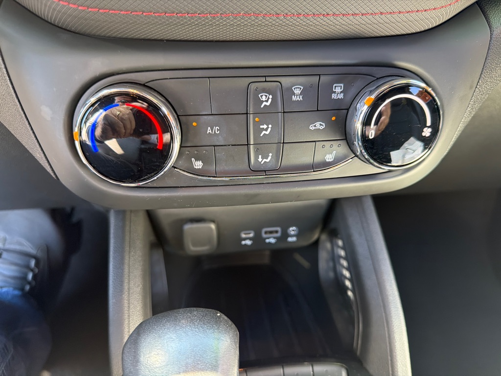 Photo 24 of this CHEVROLET TRAILBLAZER