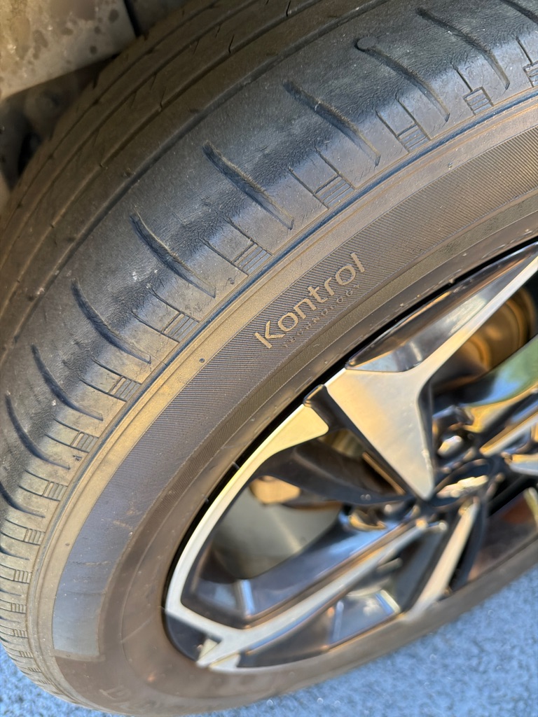 Photo 8 of this CHEVROLET TRAILBLAZER