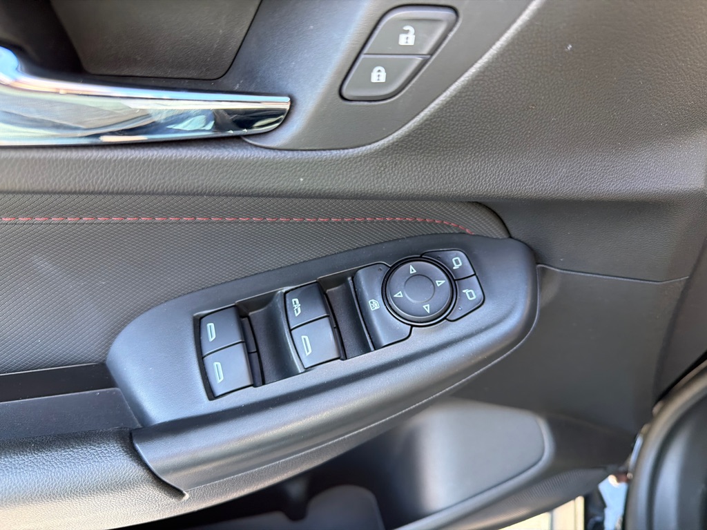 Photo 18 of this CHEVROLET TRAILBLAZER