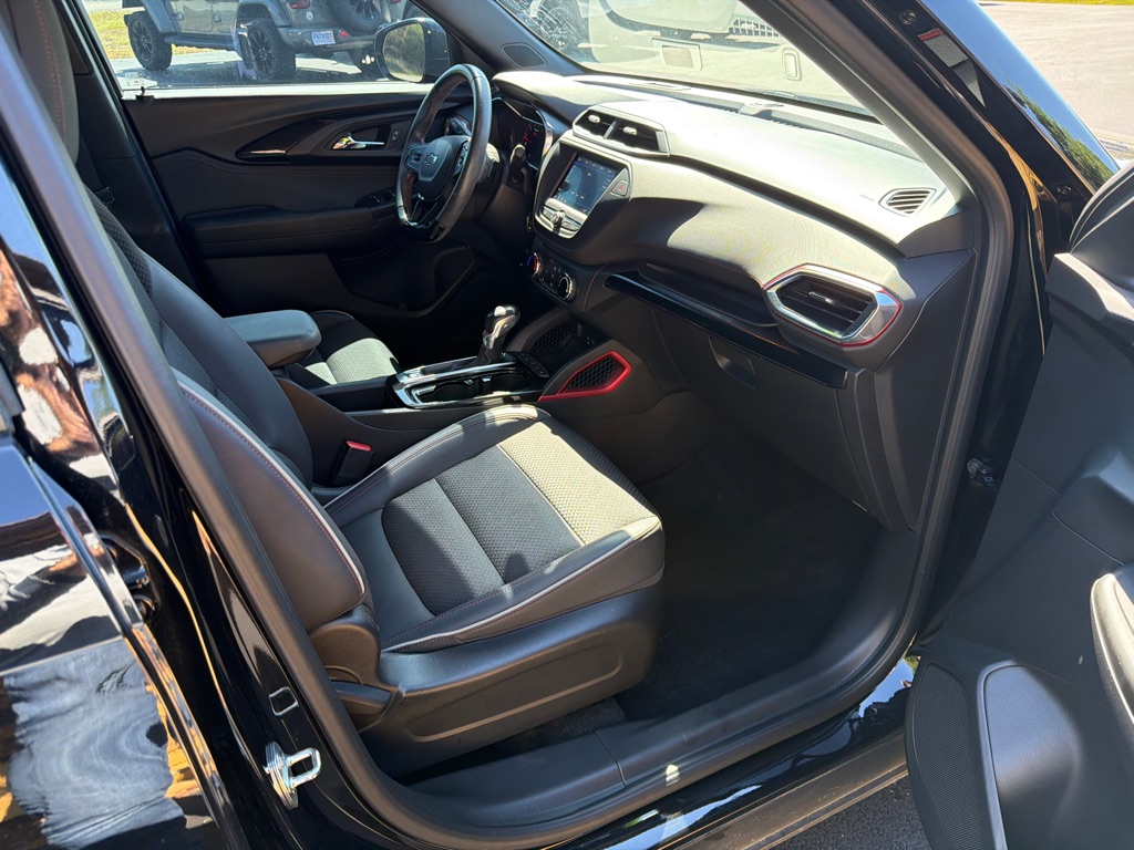 Photo 6 of this CHEVROLET TRAILBLAZER