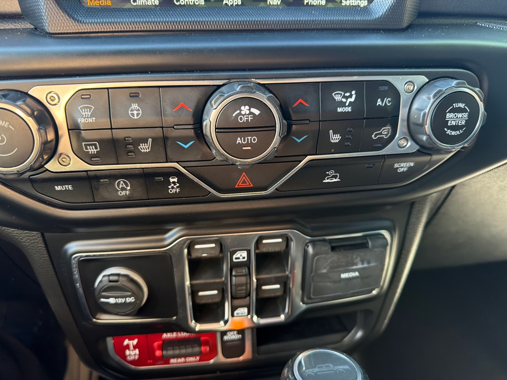 Photo 23 of this JEEP GLADIATOR