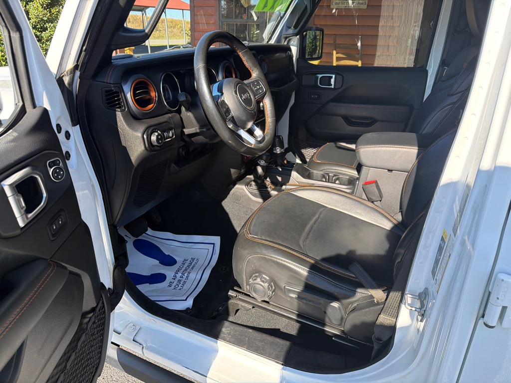 Photo 15 of this JEEP GLADIATOR