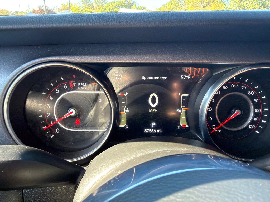 Photo 18 of this JEEP GLADIATOR