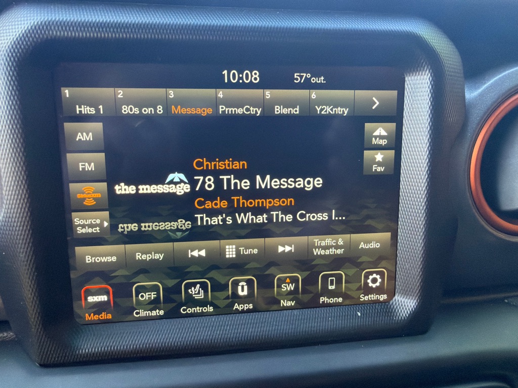 Photo 19 of this JEEP GLADIATOR