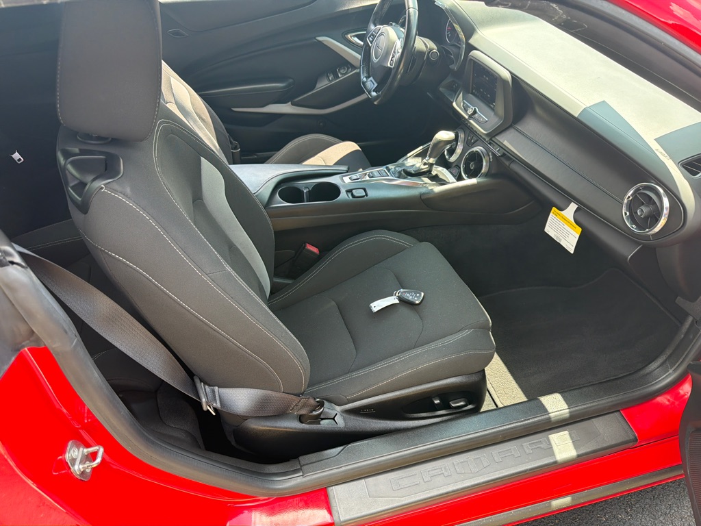 Photo 5 of this CHEVROLET CAMARO