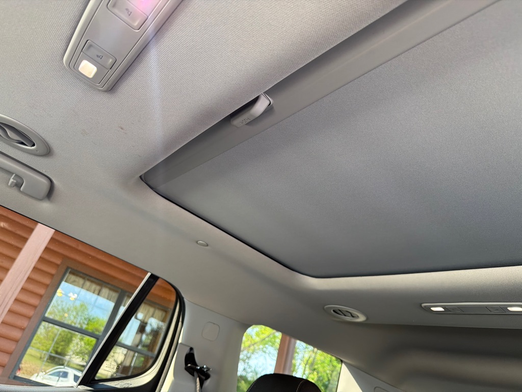 Photo 16 of this GMC ACADIA
