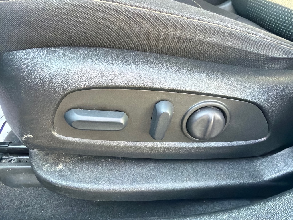 Photo 18 of this GMC ACADIA