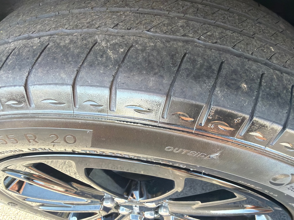 Photo 10 of this GMC ACADIA