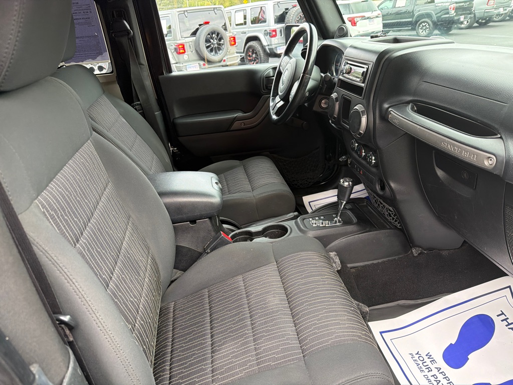 Photo 5 of this JEEP WRANGLER