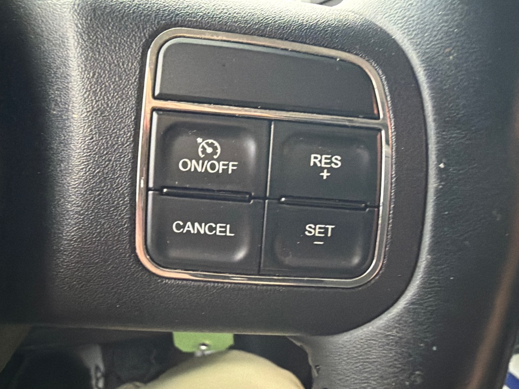 Photo 15 of this JEEP WRANGLER