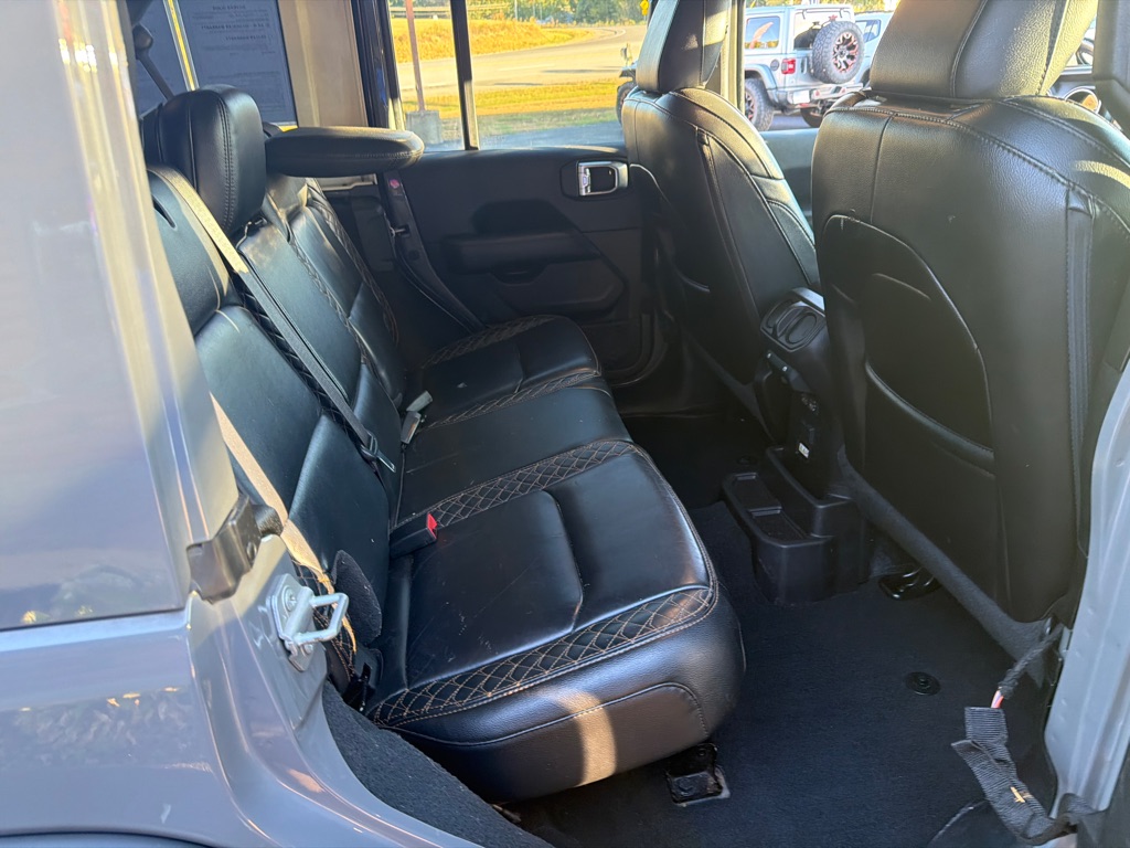 Photo 8 of this JEEP WRANGLER UNLIMI