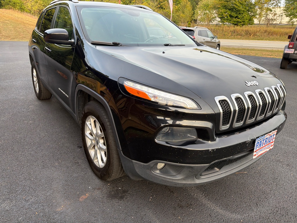 Photo 4 of this JEEP CHEROKEE