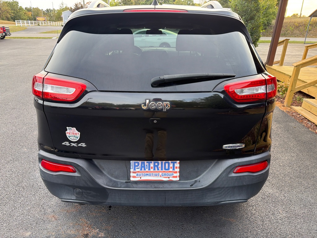Photo 10 of this JEEP CHEROKEE