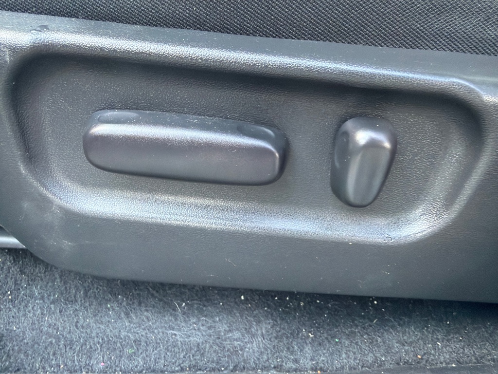 Photo 17 of this TOYOTA TACOMA