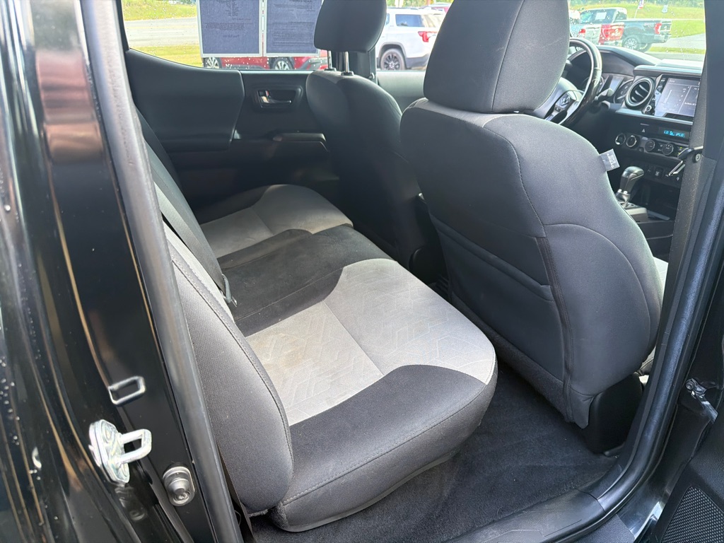 Photo 7 of this TOYOTA TACOMA